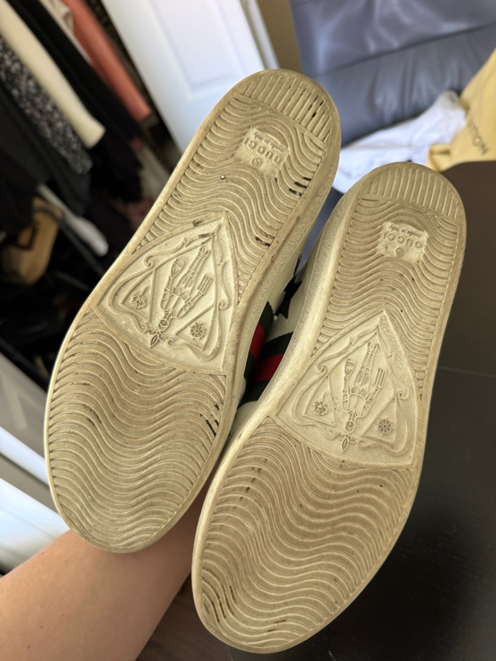 Gucci White Leather Sneakers with Red Stars and Green-Red Web - Picture 4 of 7